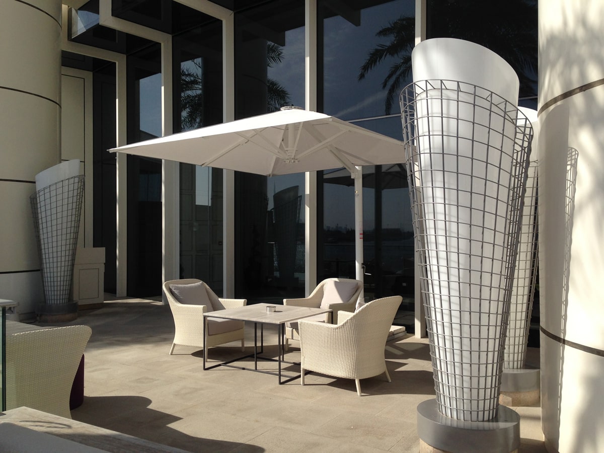 Uhlmann Cantilever Umbrella FX Dubai
